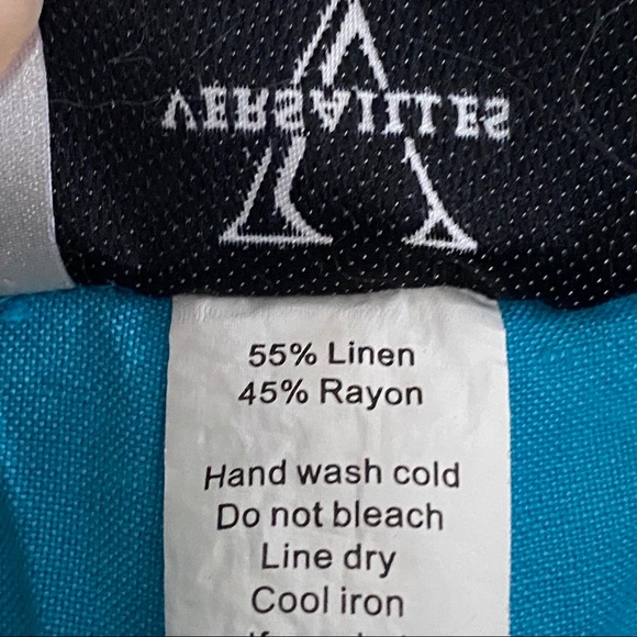 Versailles Capri Cropped Linen Pants - Picture 5 of 8